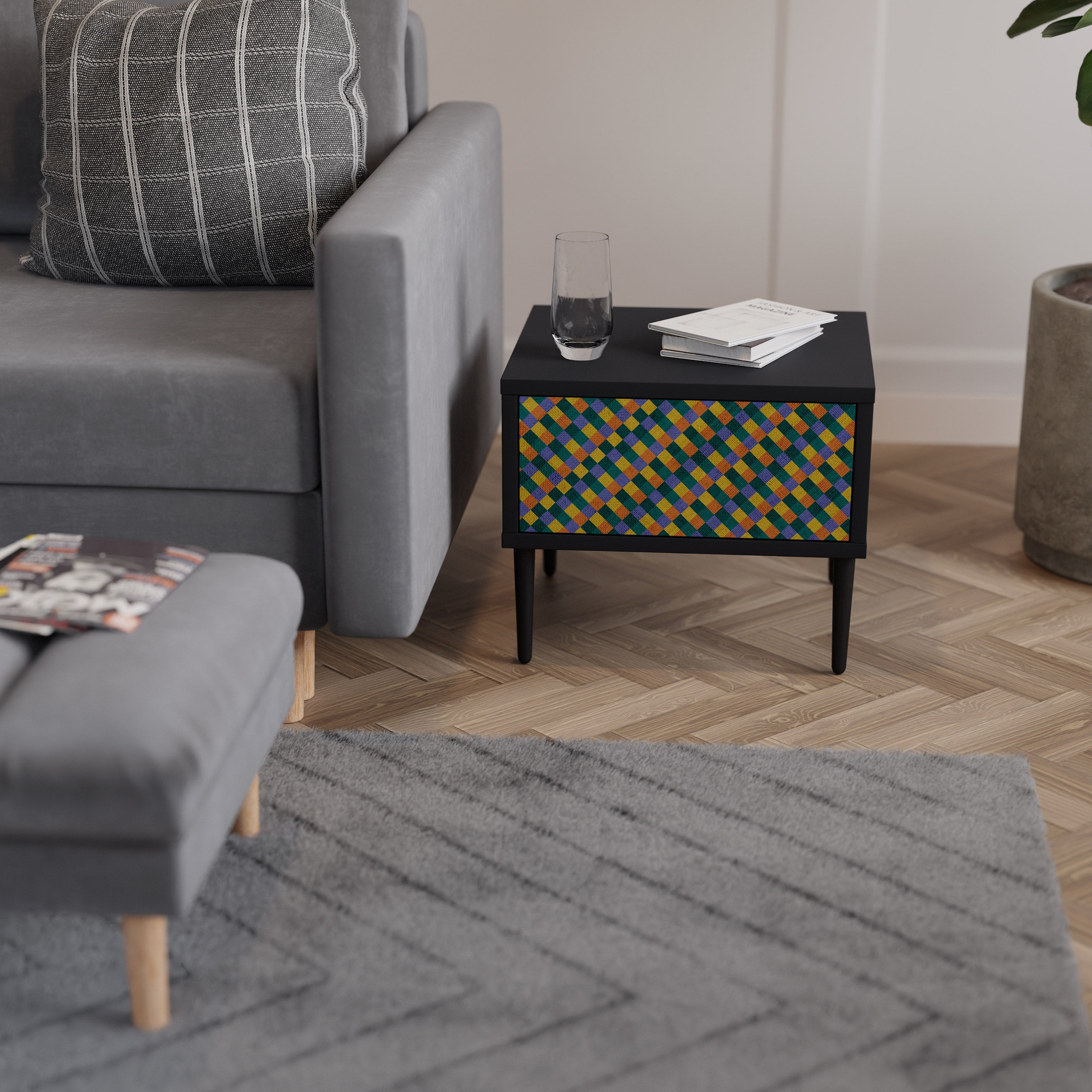 PAINTED SQUARES MIX Nachttisch in Schwarz