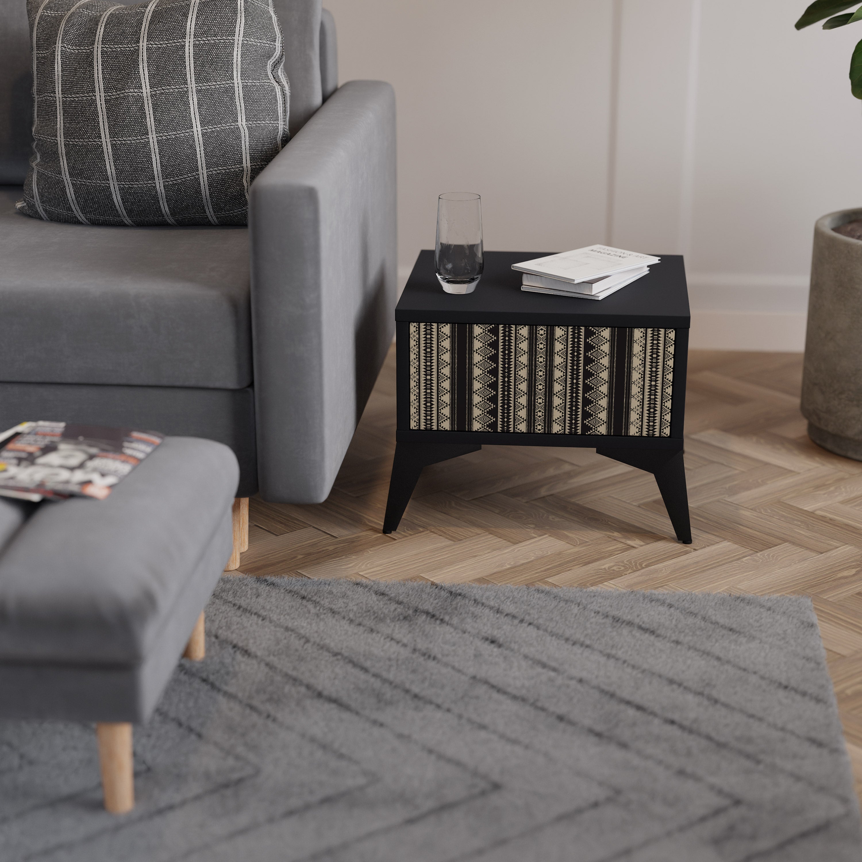 AZTEC Nachttisch in Schwarz