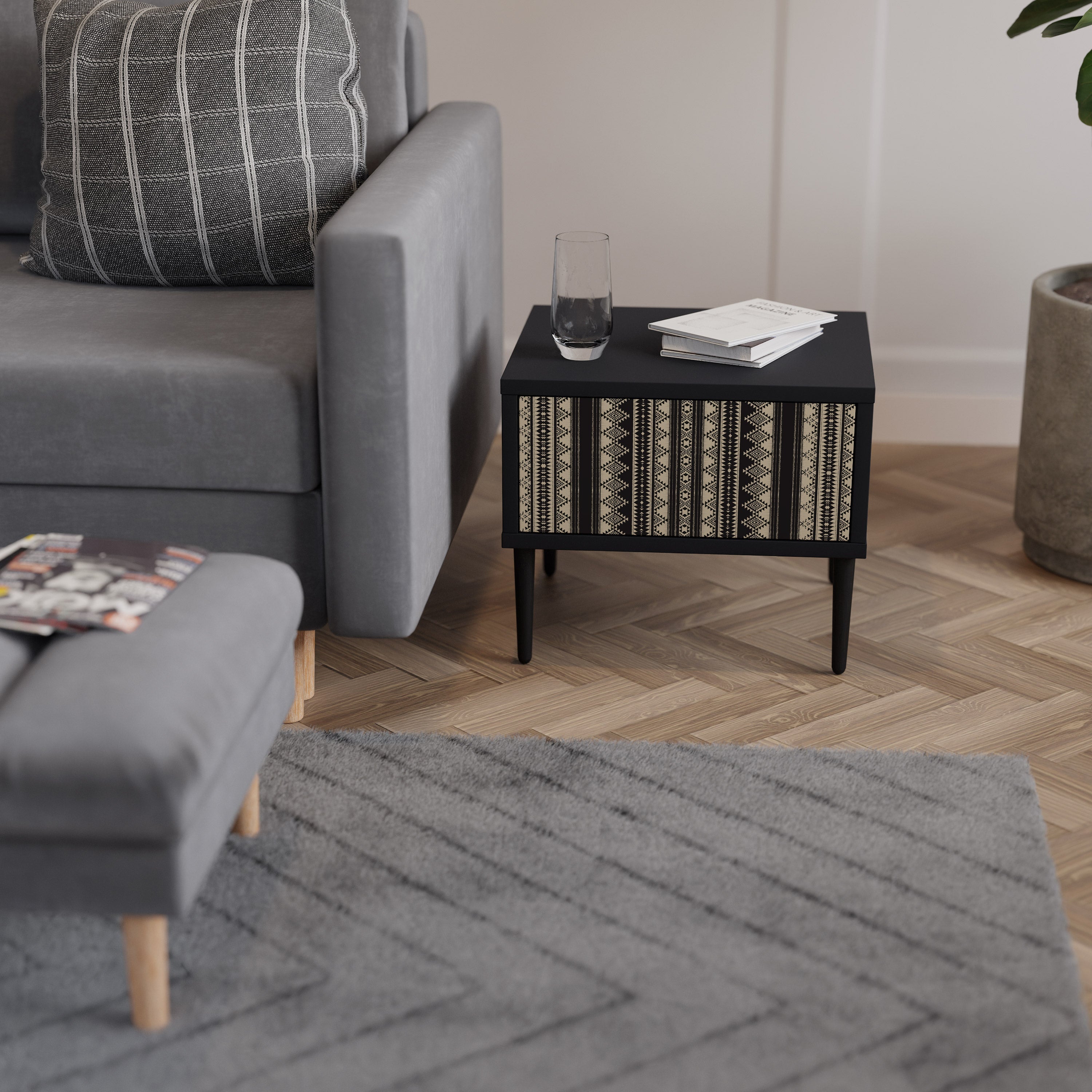 AZTEC Nachttisch in Schwarz