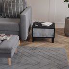 MUTED ARC Nachttisch in Schwarz