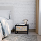 SPRING WHIMSY Nachttisch in Schwarz