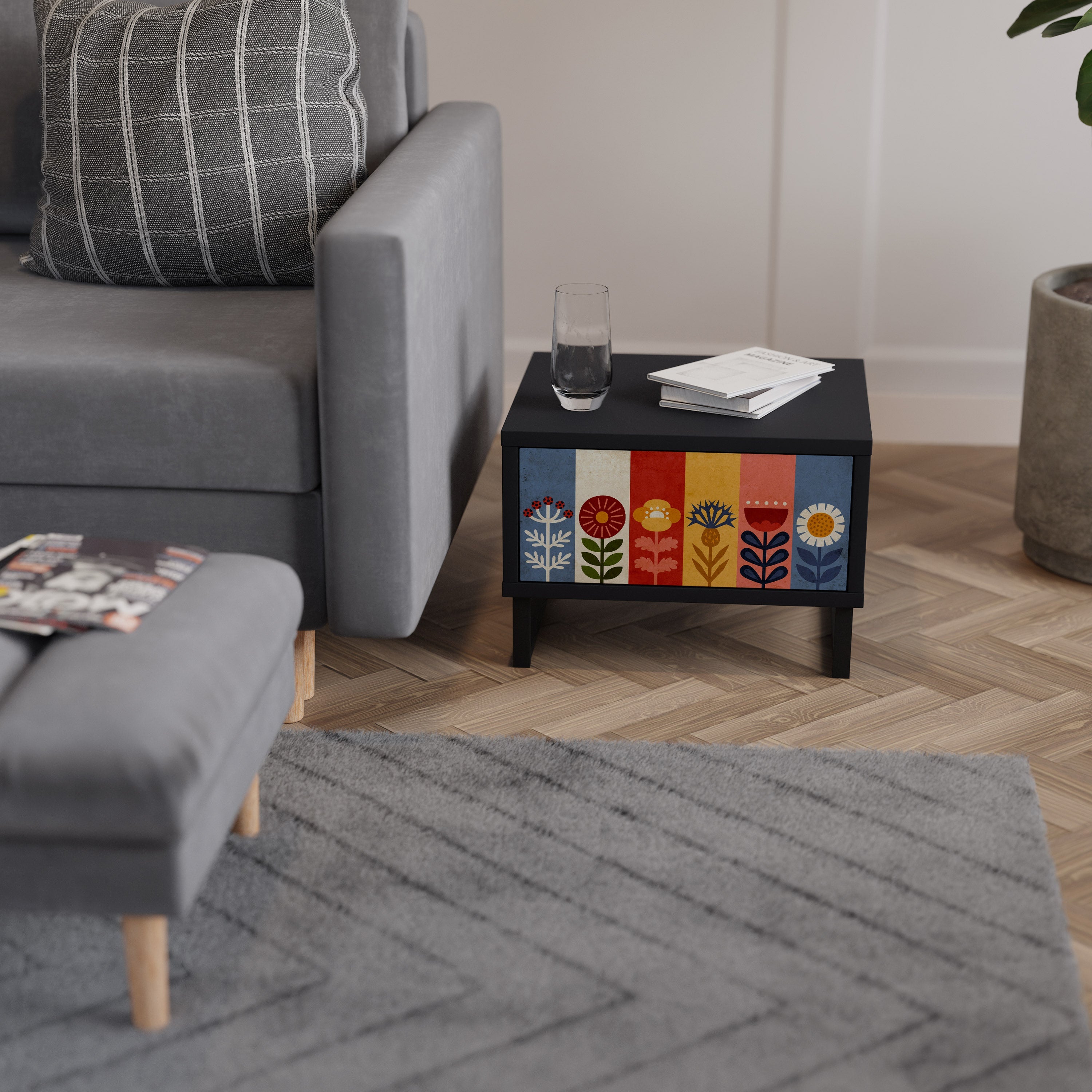 SCANDIC FLOWERET Nachttisch in Schwarz