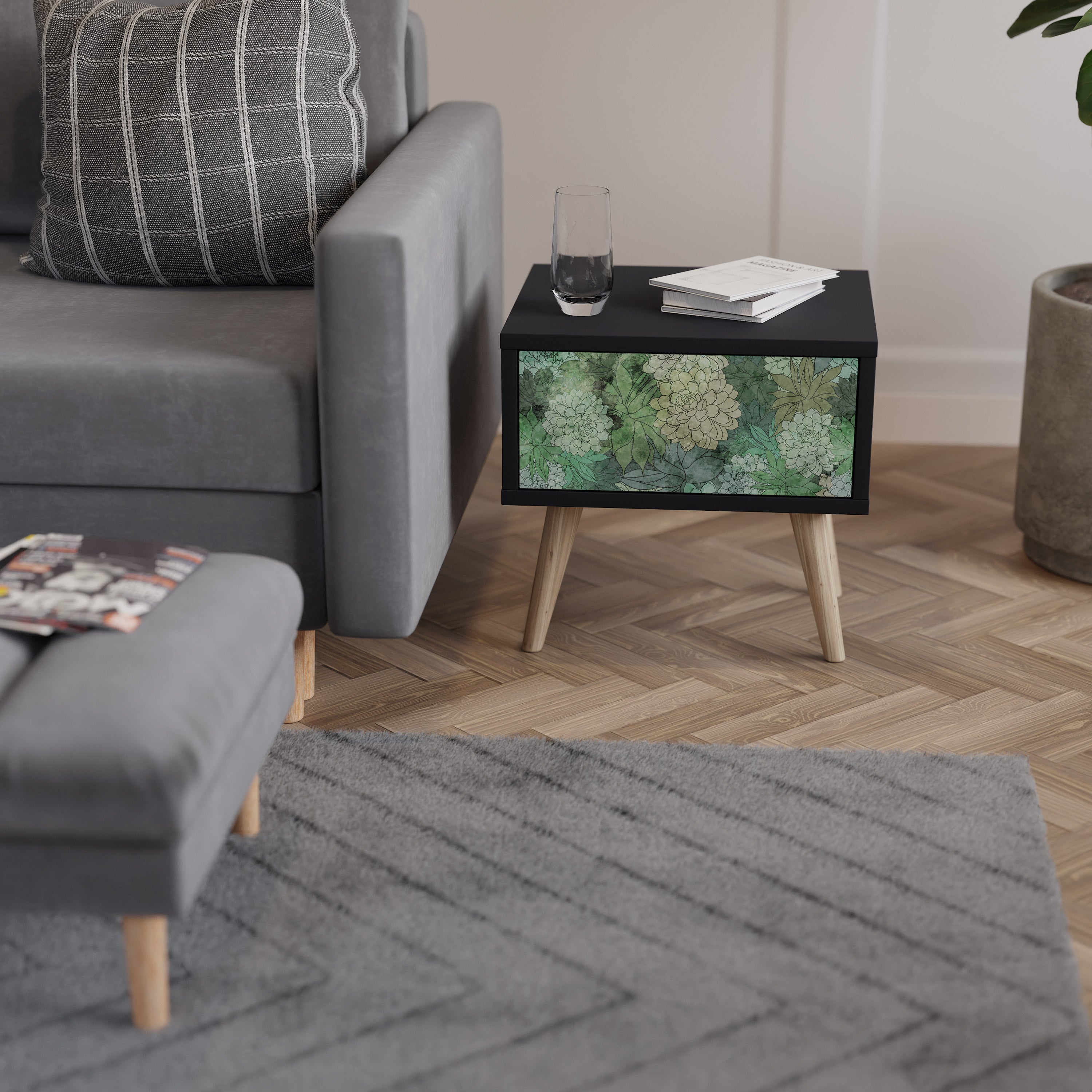 SUCCULENT CLUSTER Nachttisch in schwarzem Finish