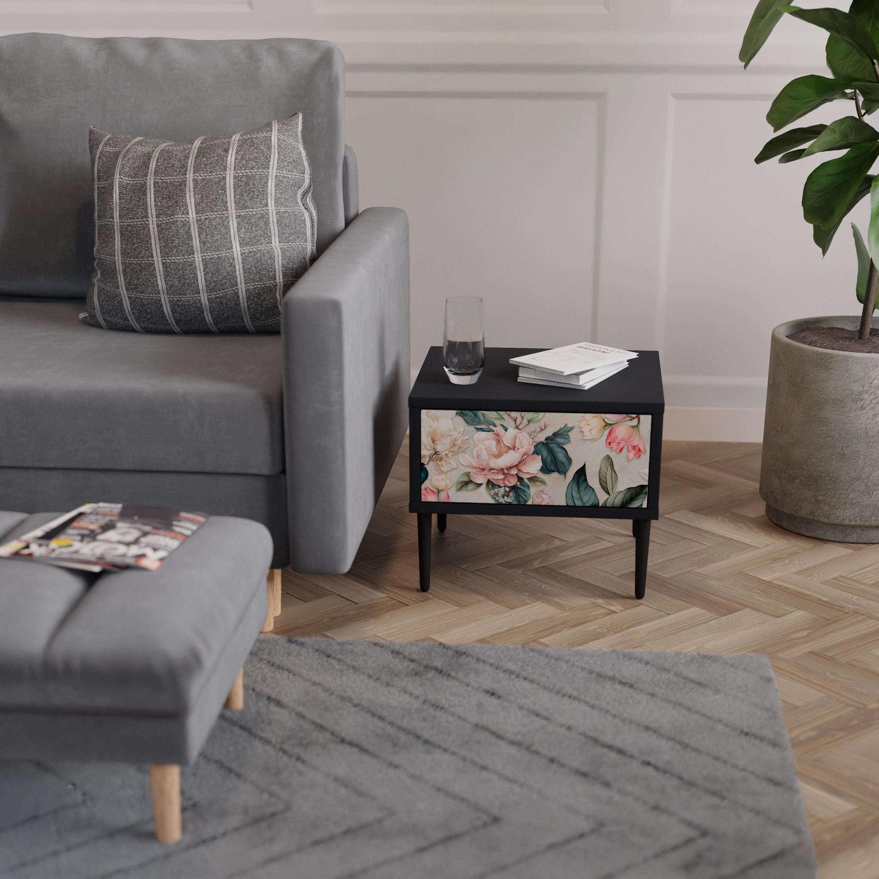 FLORAL GRACE Nachttisch in Schwarz
