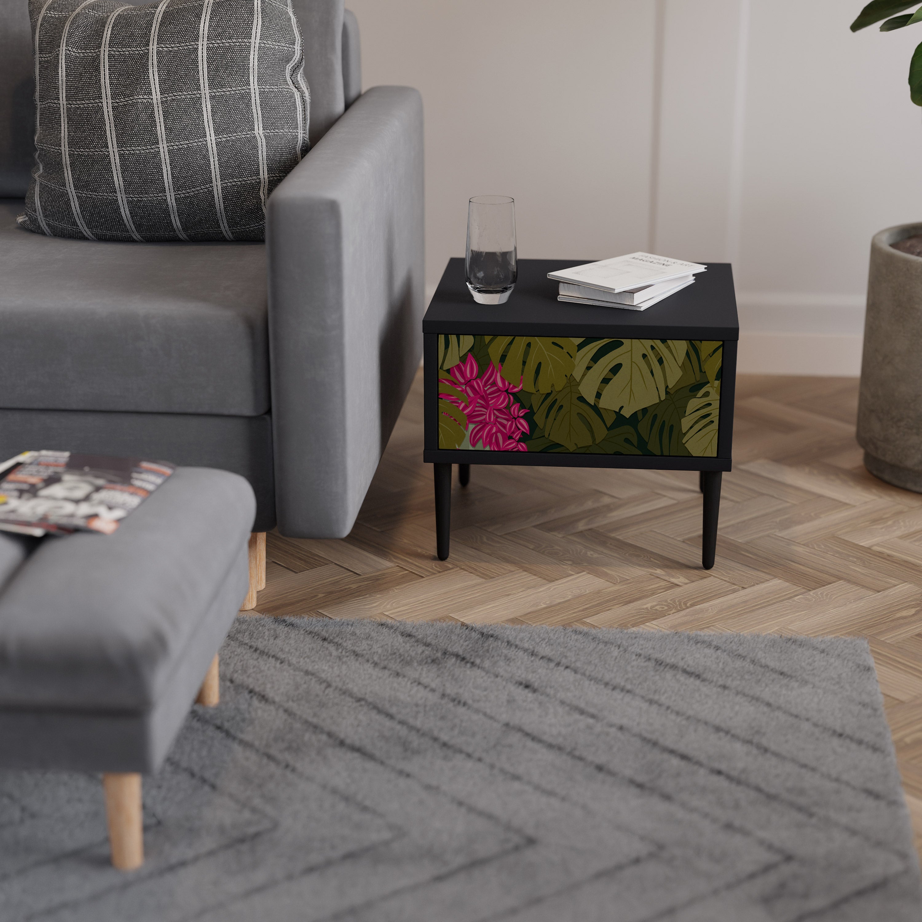 TROPICAL BEAUTY Nachttisch in Schwarz