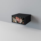 LUSH ELEGANCE Nachttisch in Schwarz