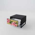 FRAGILE BEAUTY Nachttisch in Schwarz