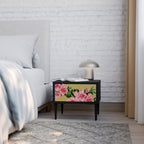 FRAGILE BEAUTY Nachttisch in Schwarz