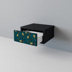 AUTUMN INSECTS Nachttisch in Schwarz