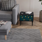 AUTUMN INSECTS Nachttisch in Schwarz