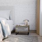 GRAIN LINES Nachttisch in Eiche-Optik