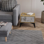 FADE IN THE TREES Nachttisch in Eiche-Optik