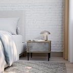 CONCRETE WALL Nachttisch in Eiche-Optik