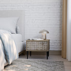 SLIGHTLY BLURRED Nachttisch in Eiche-Optik