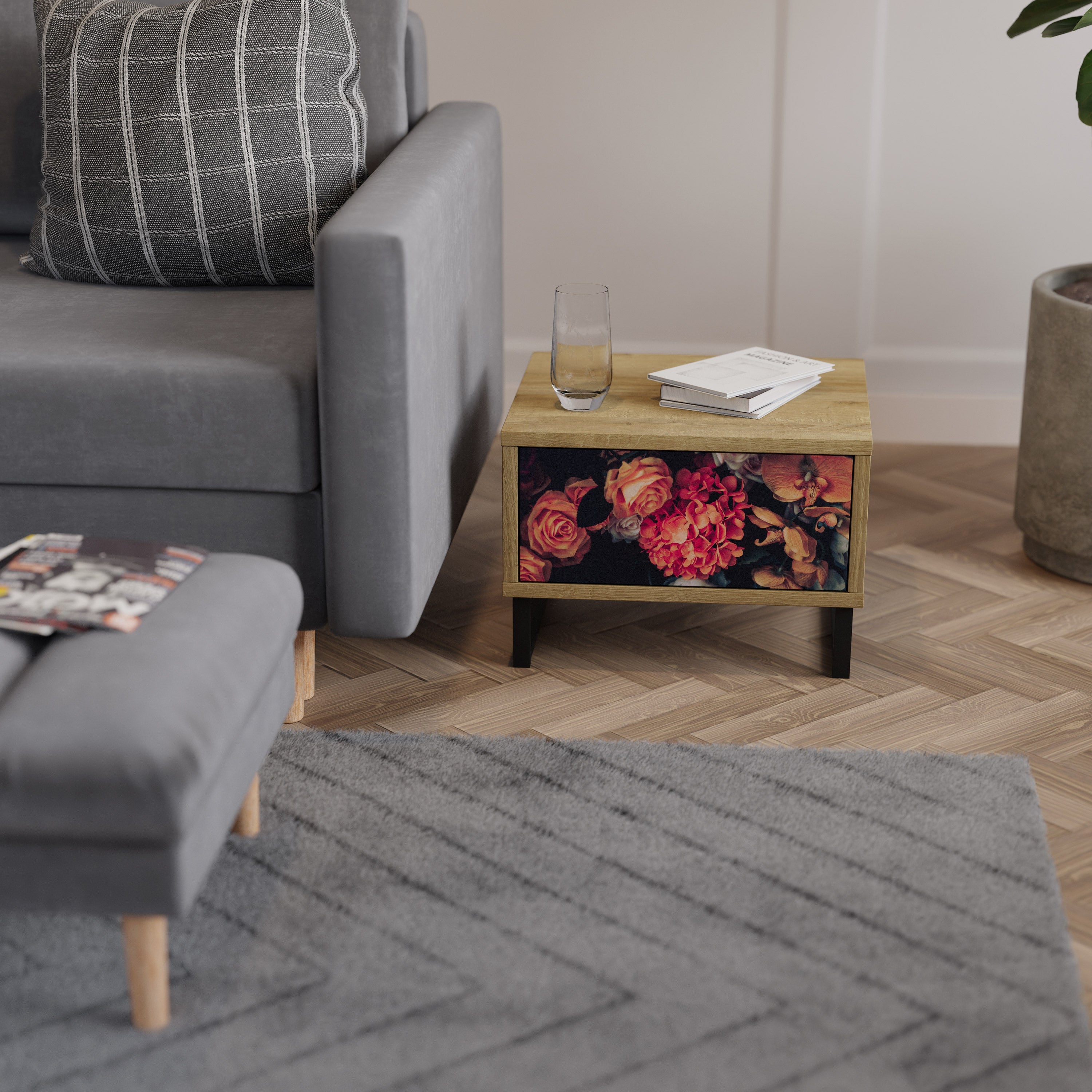 NEVERENDING BLOOM Nachttisch in Eichenoptik