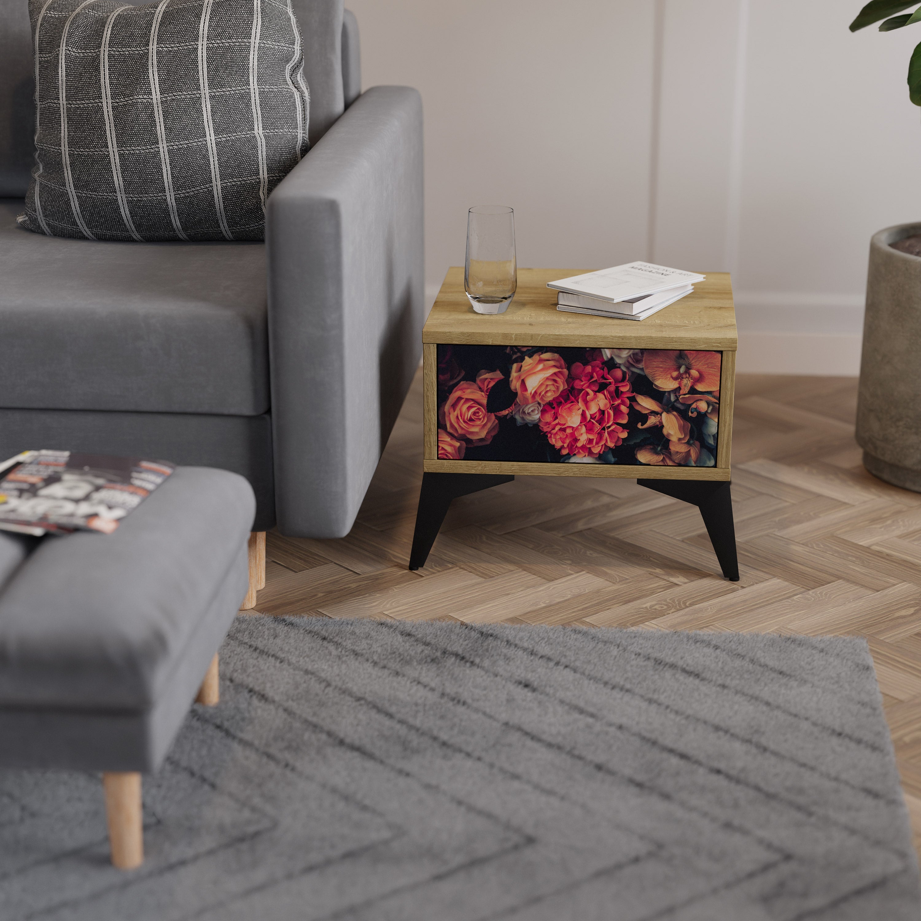 NEVERENDING BLOOM Nachttisch in Eichenoptik