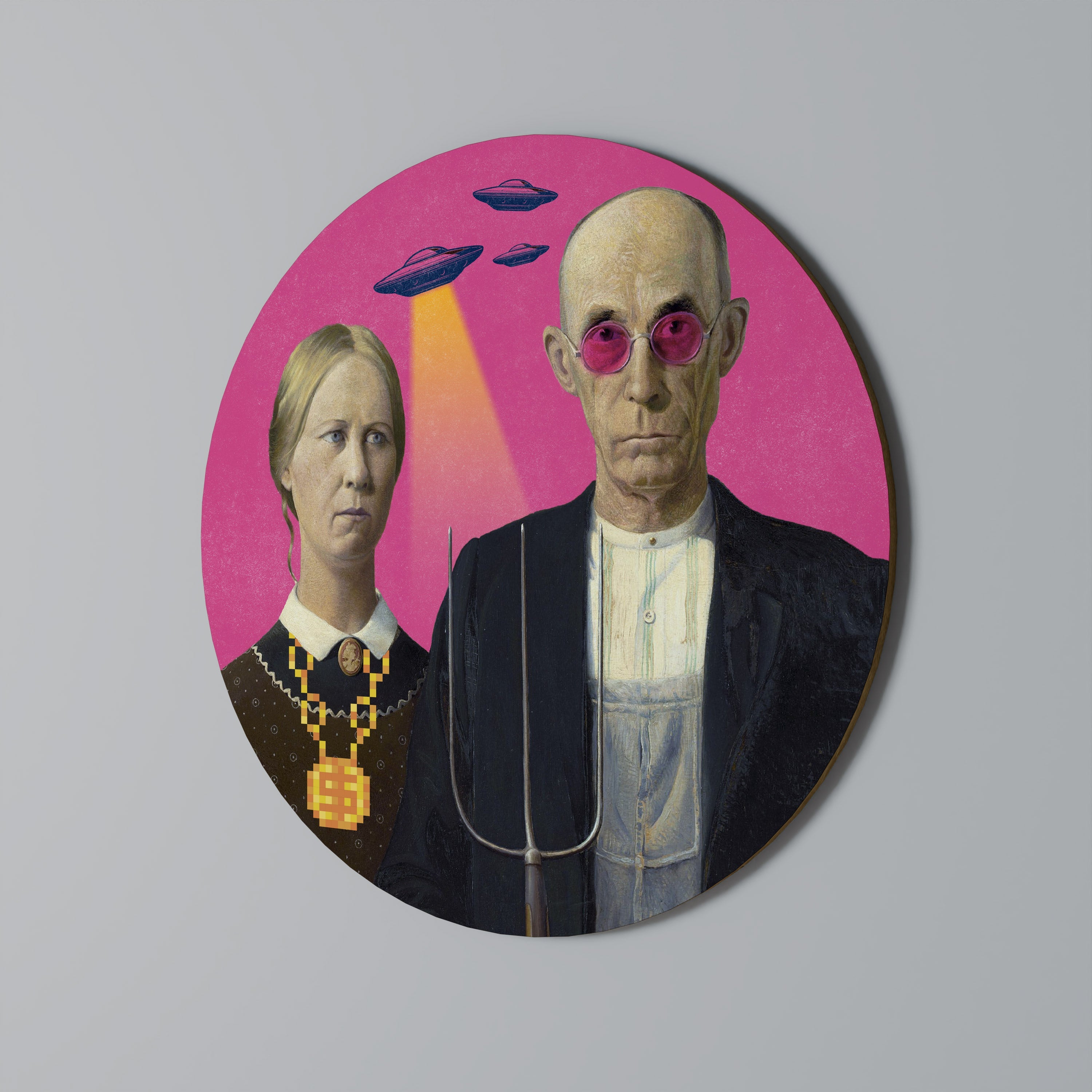 AMERICAN GOTHIC ALIEN Round Wall Art