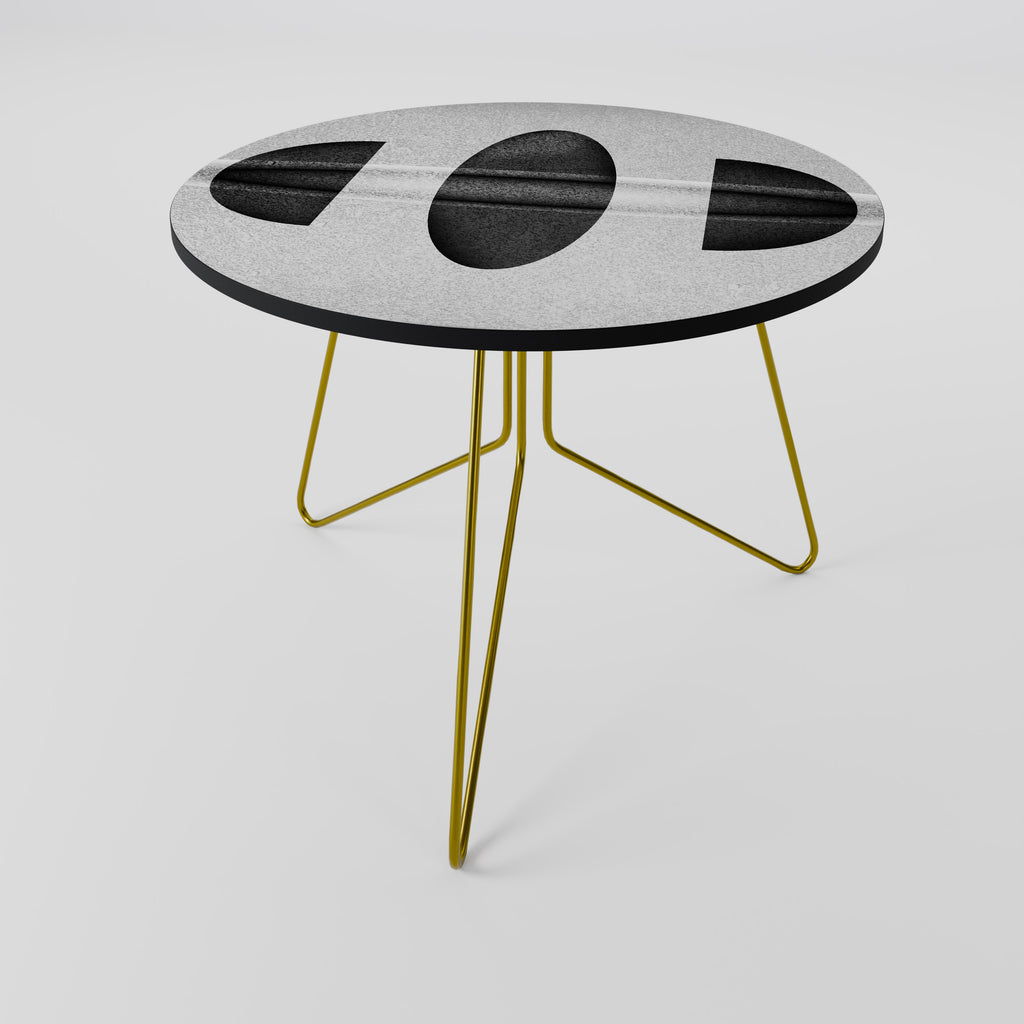 OBSIDIAN ODYSSEY Couchtisch