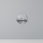 WHITE WHISPER Rundes Kunstregal in Schwarz