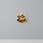 RIBBON REVERIE Rundes Kunstregal in Schwarz