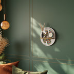 NOSTALGIC ECHOES [ENG] Ovales Kunstregal in Eiche-Optik