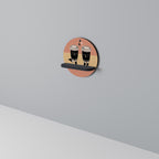 JOYFUL COFFEE Rundes Kunstregal in Schwarz