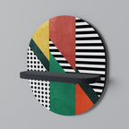 MAKESHIFT ARTISTRY Ovales Kunstregal in Schwarz