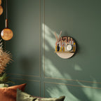 COLORFUL STRINGS Rundes Kunstregal in Eiche-Optik