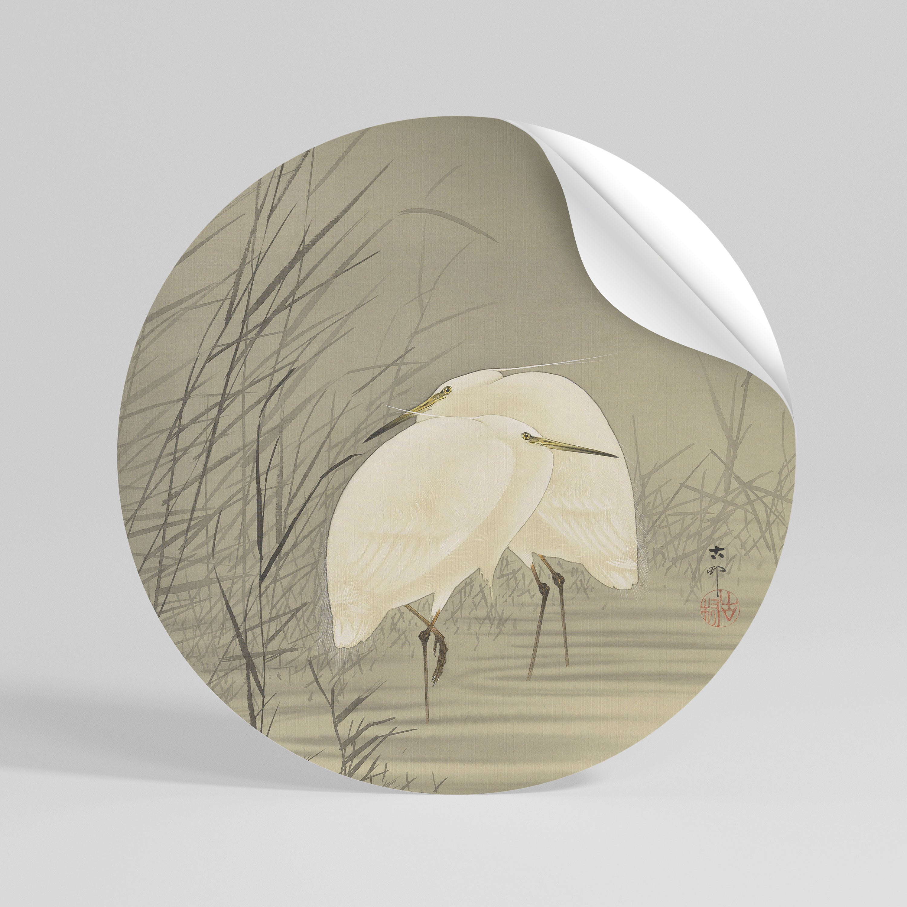 ZILVERREIGERS IN MOERAS Peel and Stick Round Sticker