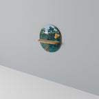 THE REPAST OF THE LION Ovales Kunstregal in Eiche-Optik