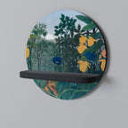 THE REPAST OF THE LION Rundes Kunstregal in Schwarz