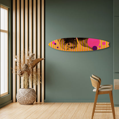 HER WITH A PEARL Deko-Surfboard