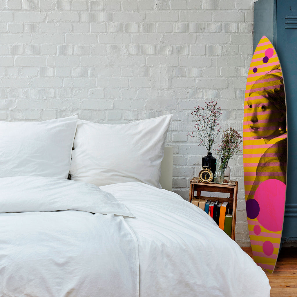 HER WITH A PEARL Deko-Surfboard