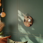 WOMAN, CAT AND EXTRA BROWN Ovales Kunstregal in Eiche-Optik