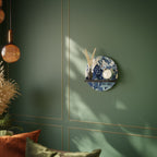 JAPANESE WOMAN Rundes Kunstregal in Schwarz