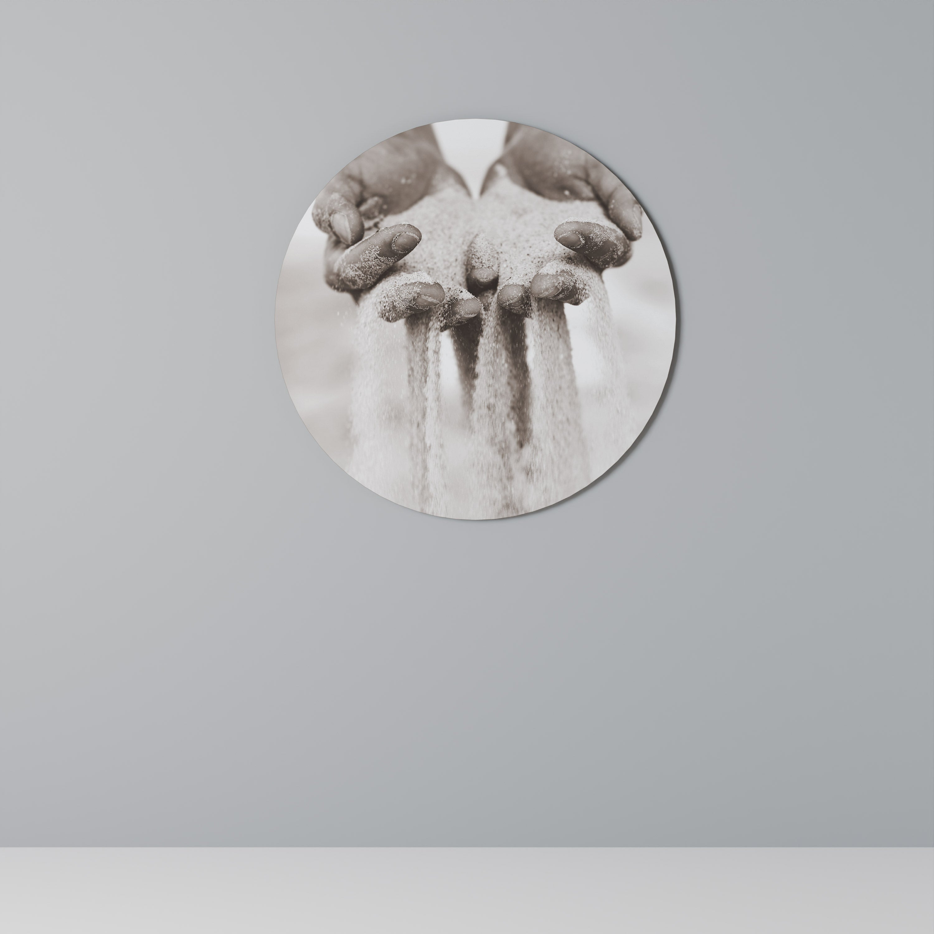 HANDS OF FATE Runde Wanddekoration Ø 69 cm