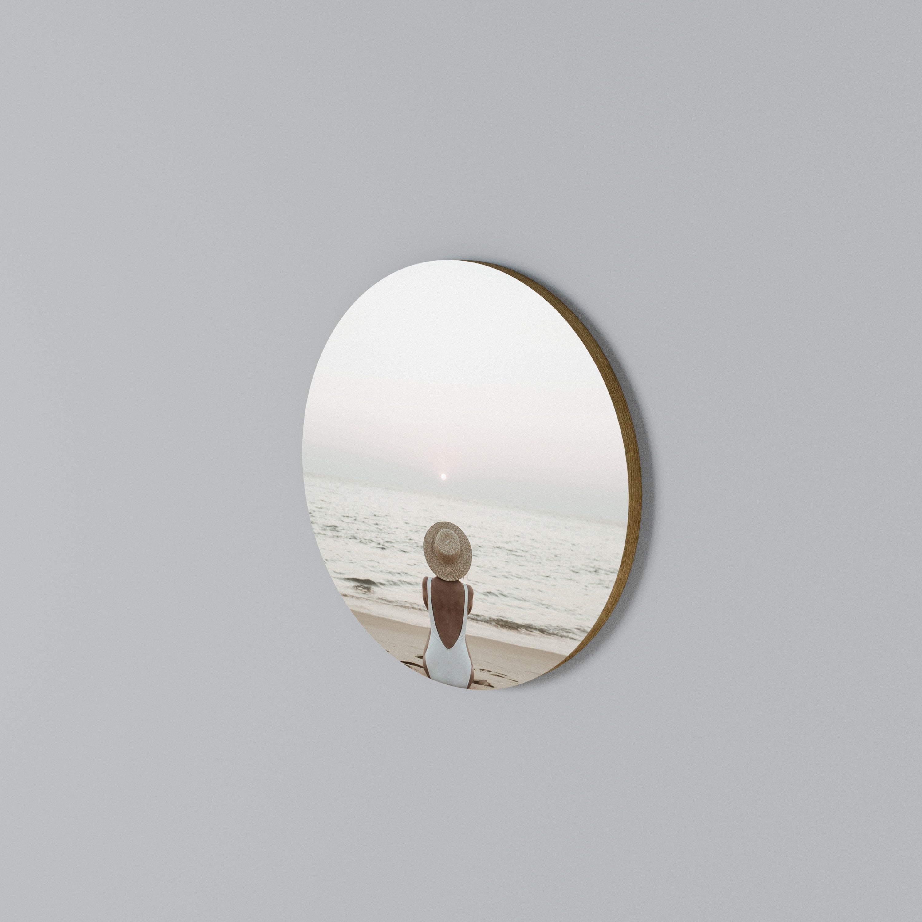 SAND AND SOLITUDE Round Wall Art