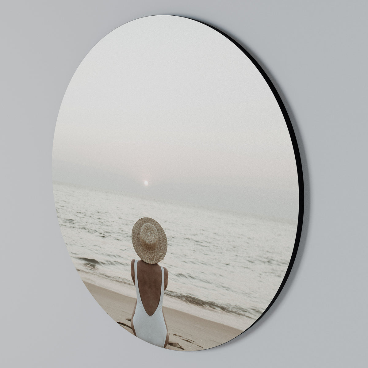 SAND AND SOLITUDE Round Wall Art