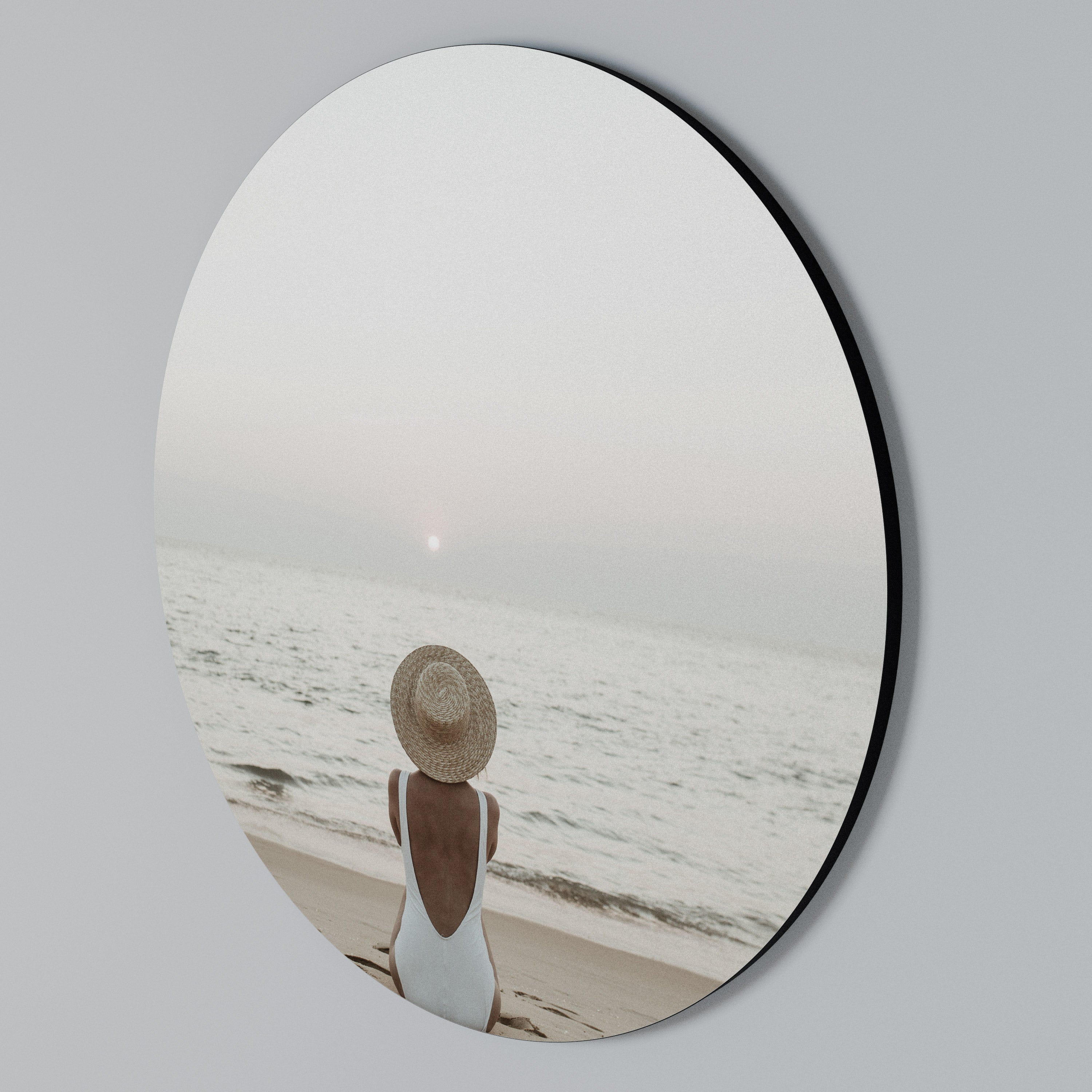SAND AND SOLITUDE Round Wall Art
