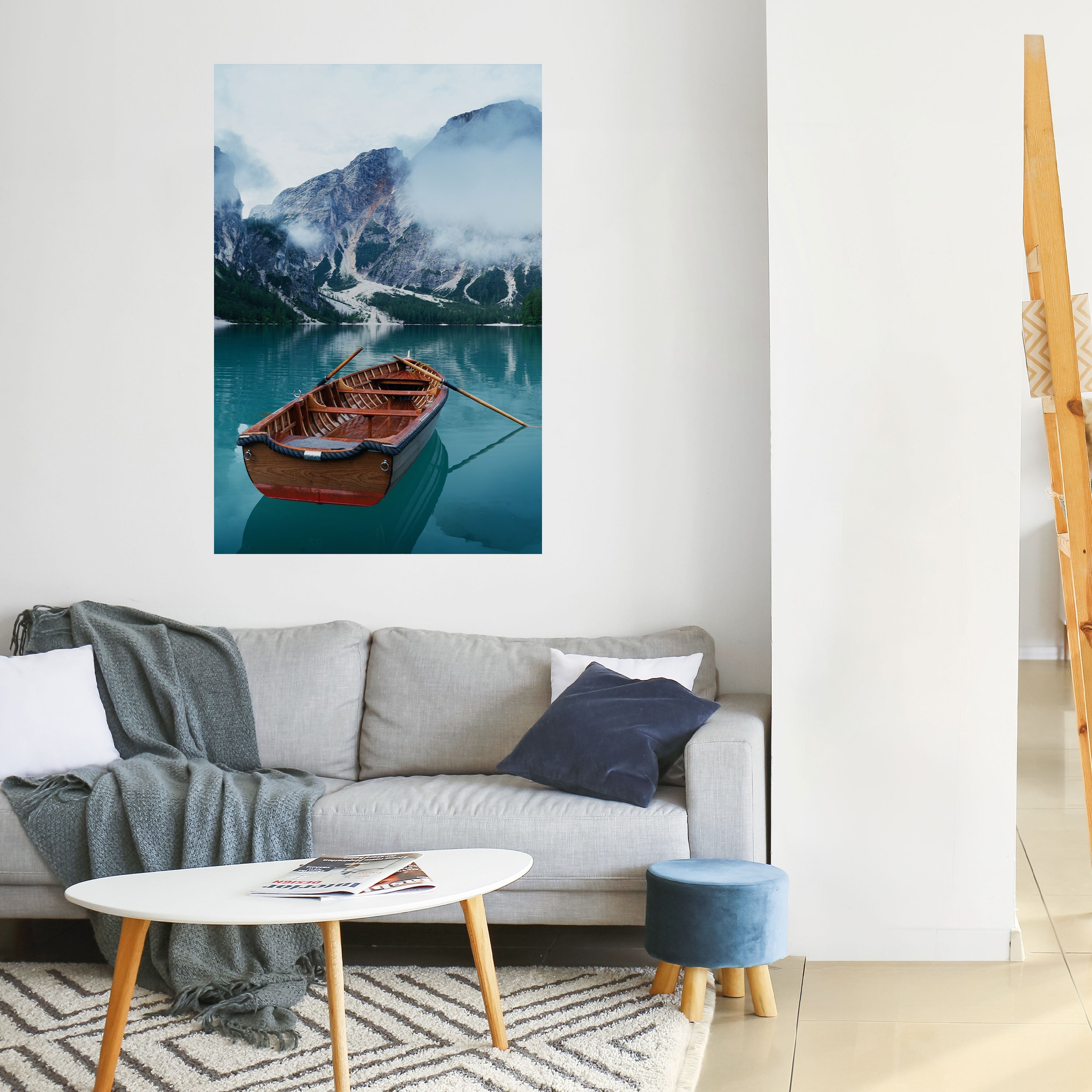 FOGGY MOUNTAIN OASIS Vertikales Poster zum Abziehen und Aufkleben