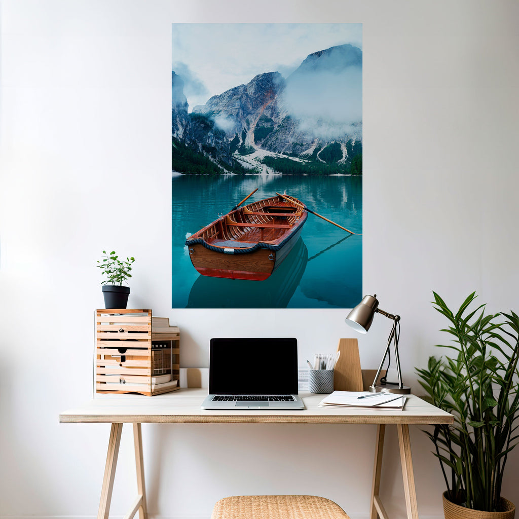 FOGGY MOUNTAIN OASIS Vertikales Poster zum Abziehen und Aufkleben