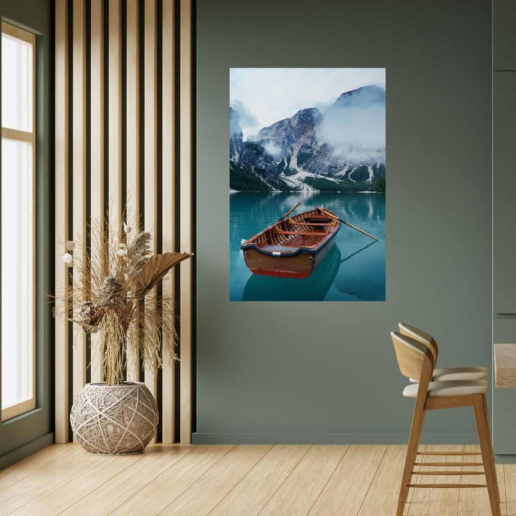 FOGGY MOUNTAIN OASIS Vertikales Poster zum Abziehen und Aufkleben