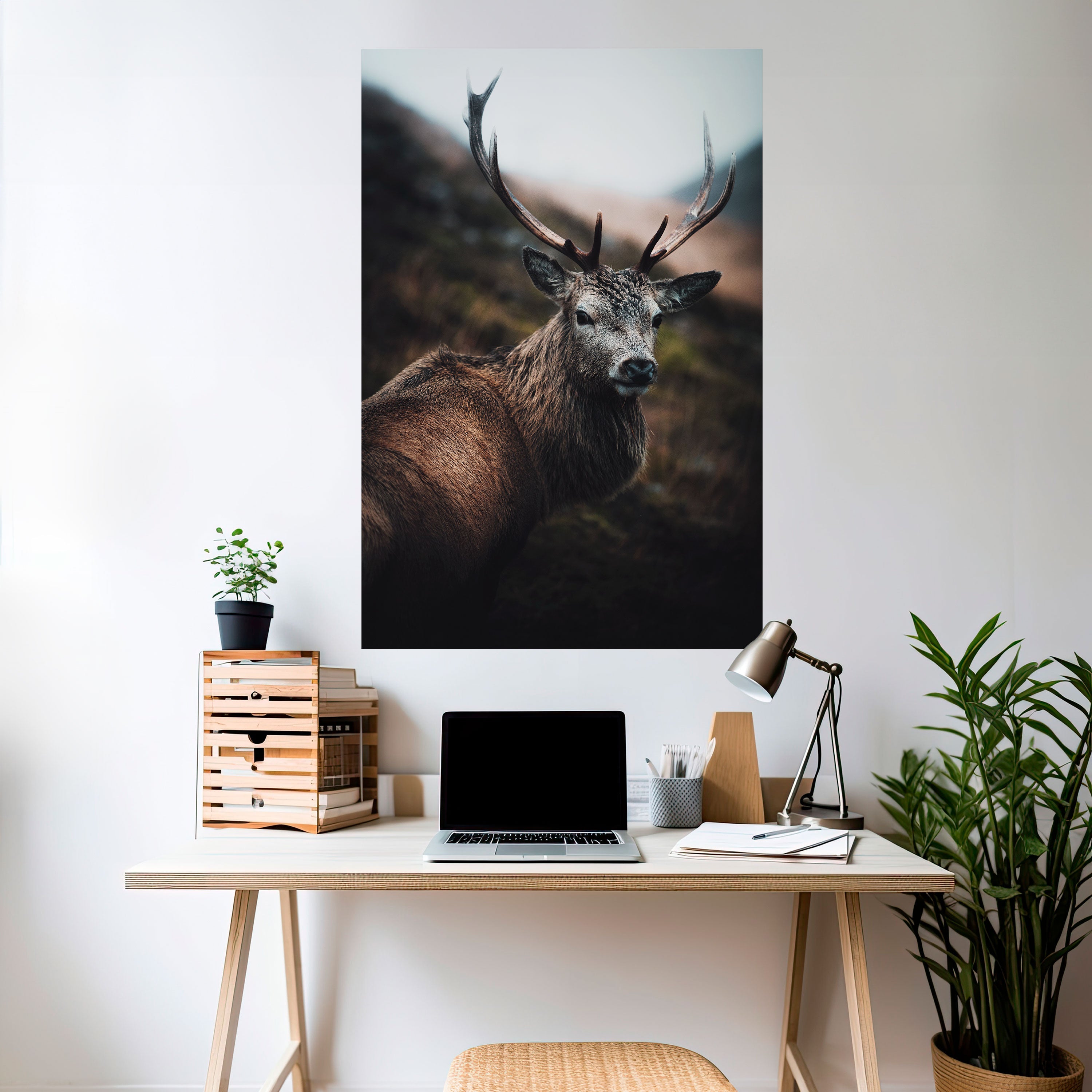 Elegantes, vertikales Poster „Wilderness Guardian“ zum Abziehen und Aufkleben