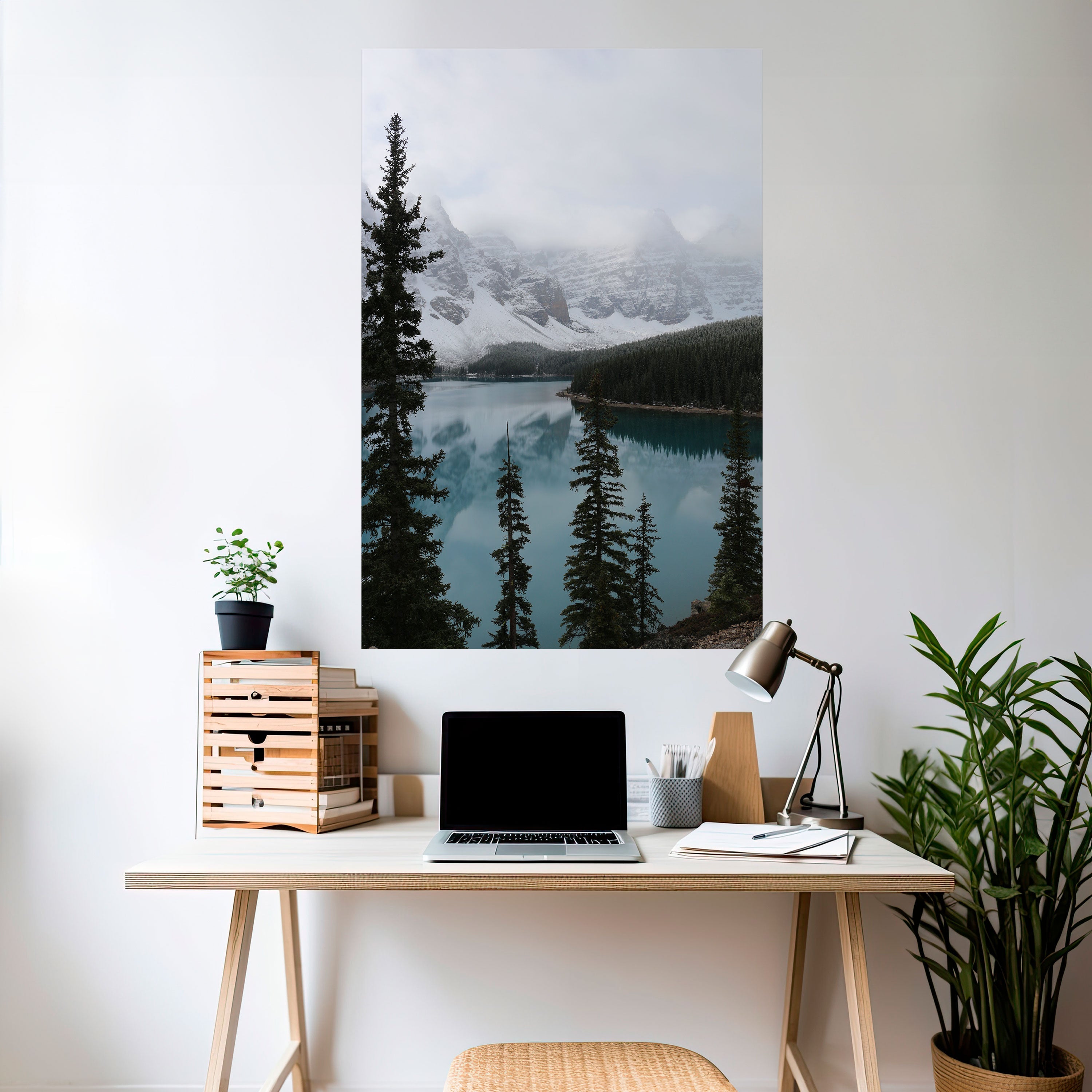 MISTY FOREST BOUNDARIES Vertikales Poster zum Abziehen und Aufkleben
