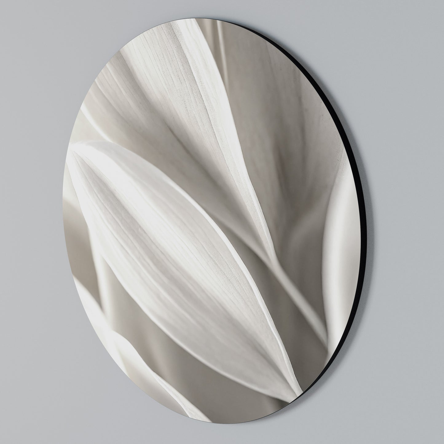 WHISPERS OF WHITE Rundes Wandbild