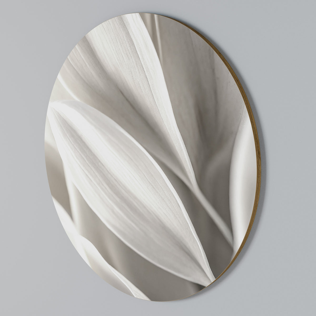 WHISPERS OF WHITE Rundes Wandbild