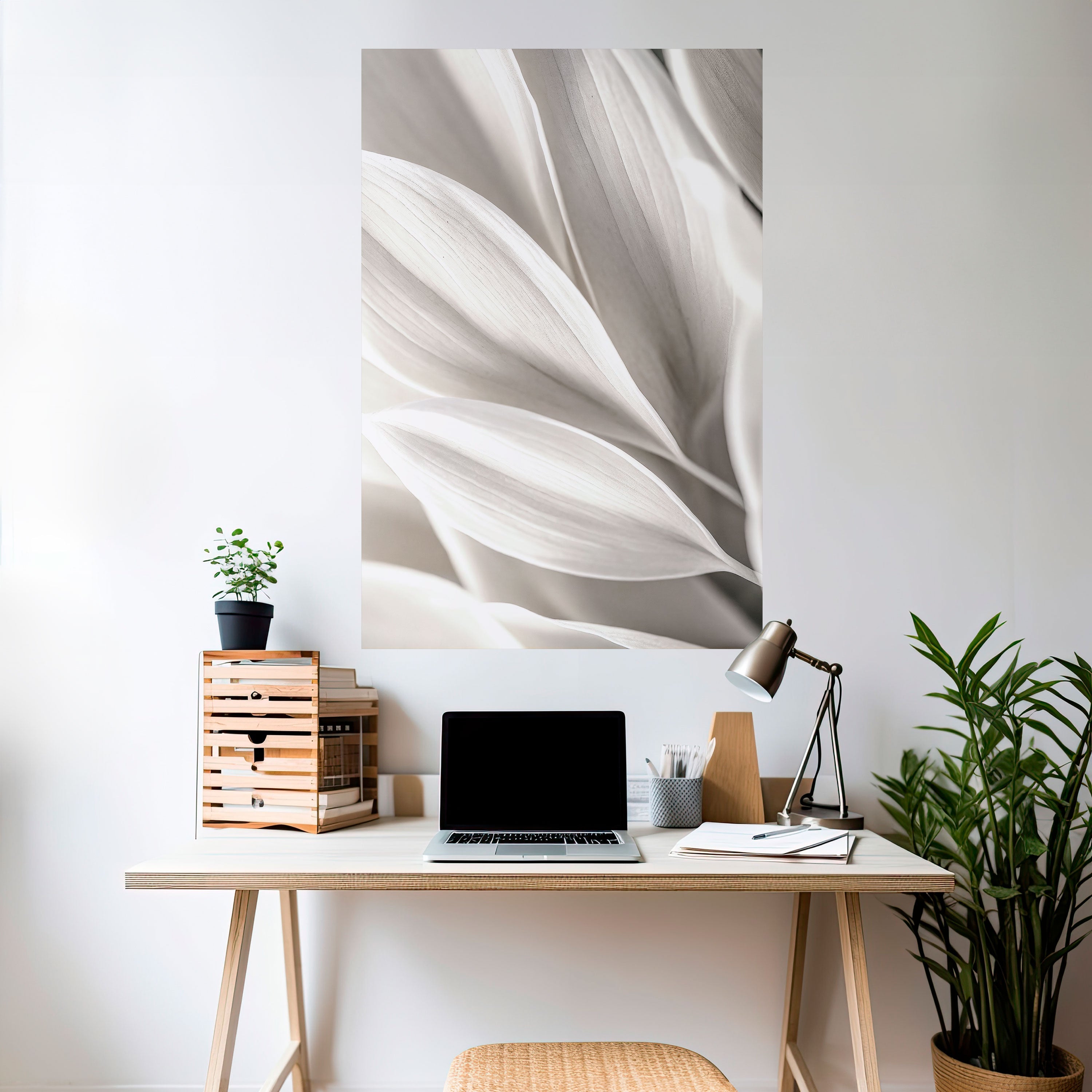WHISPERS OF WHITE Vertikales Poster zum Abziehen und Aufkleben