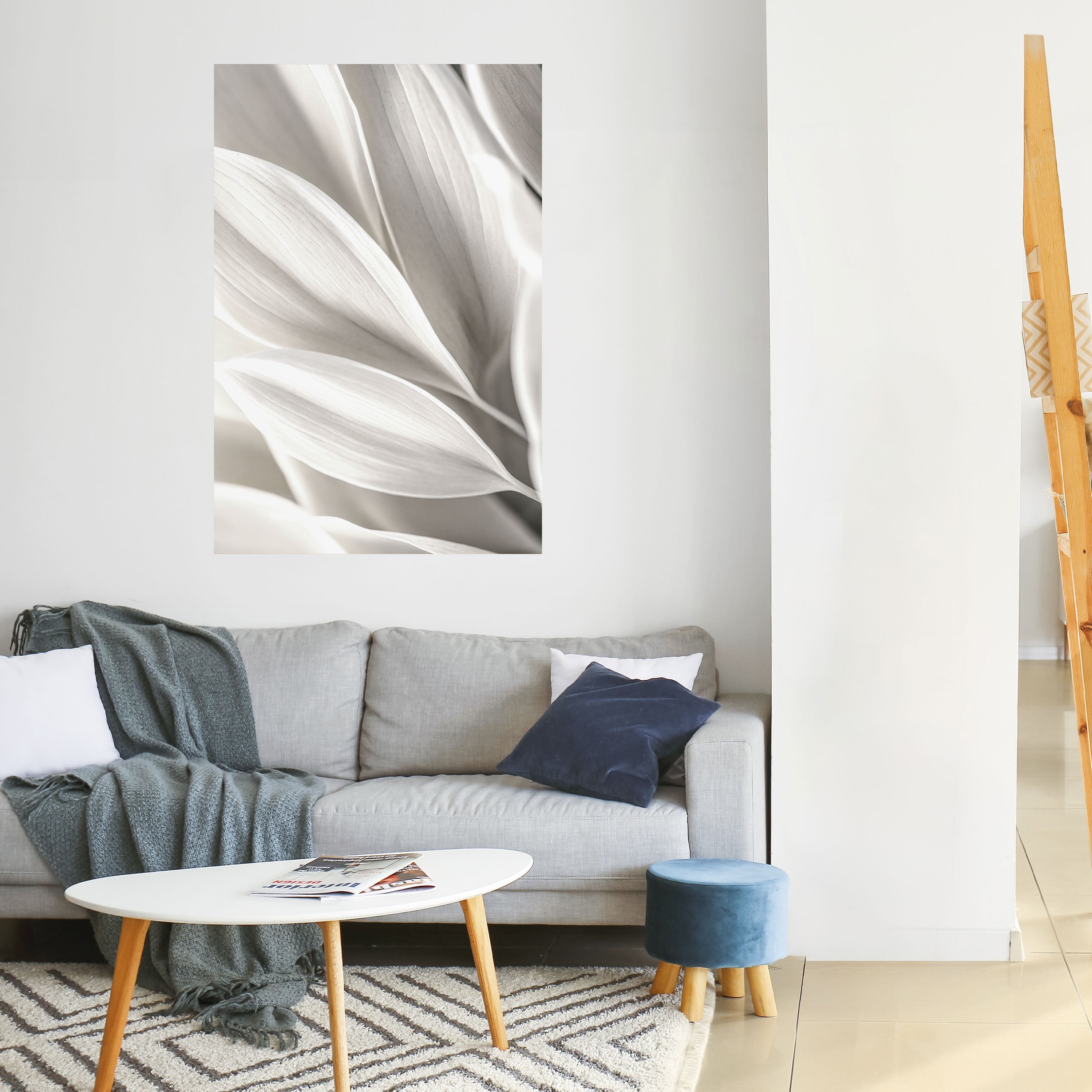 WHISPERS OF WHITE Vertikales Poster zum Abziehen und Aufkleben