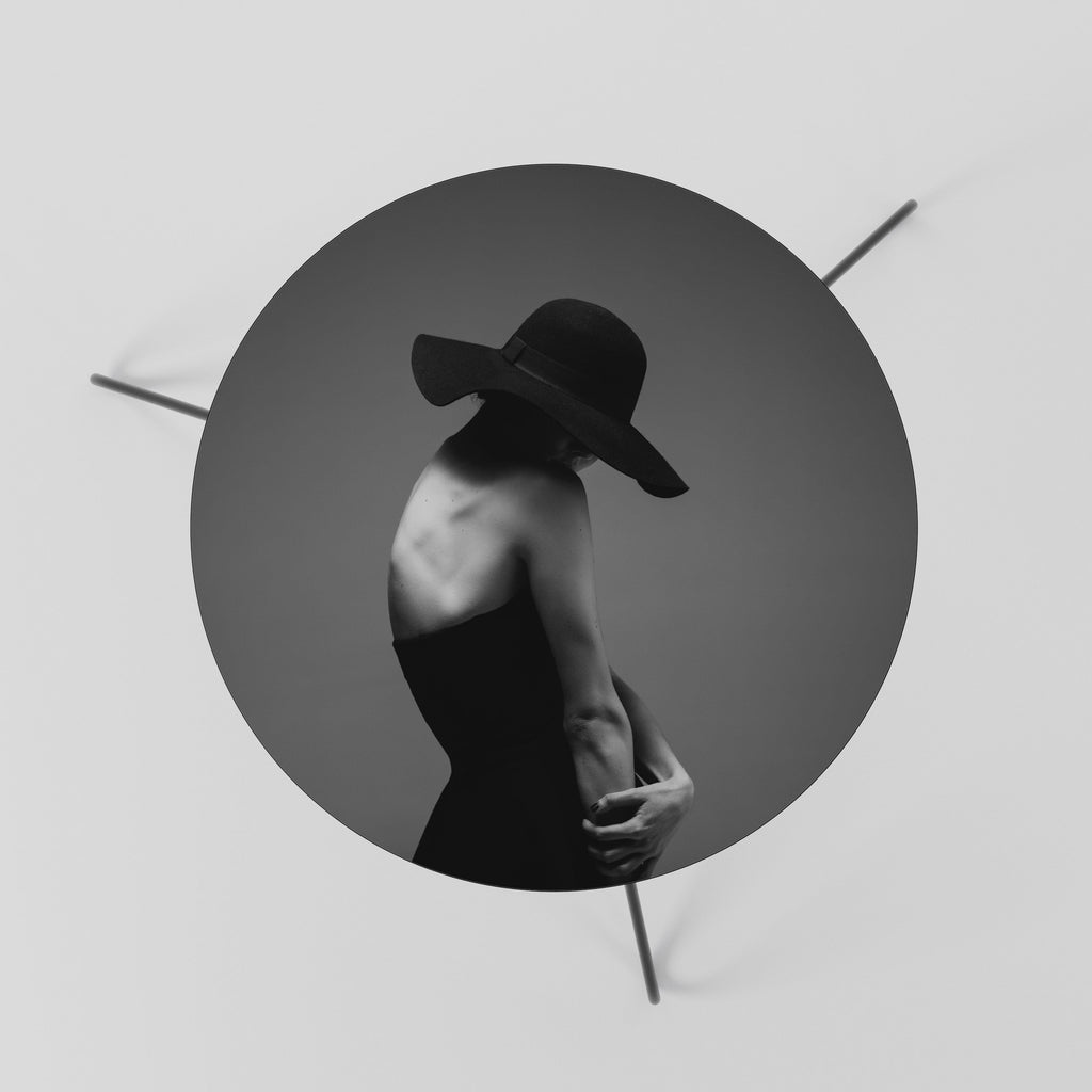 SILHOUETTE OF MYSTERY Couchtisch 60