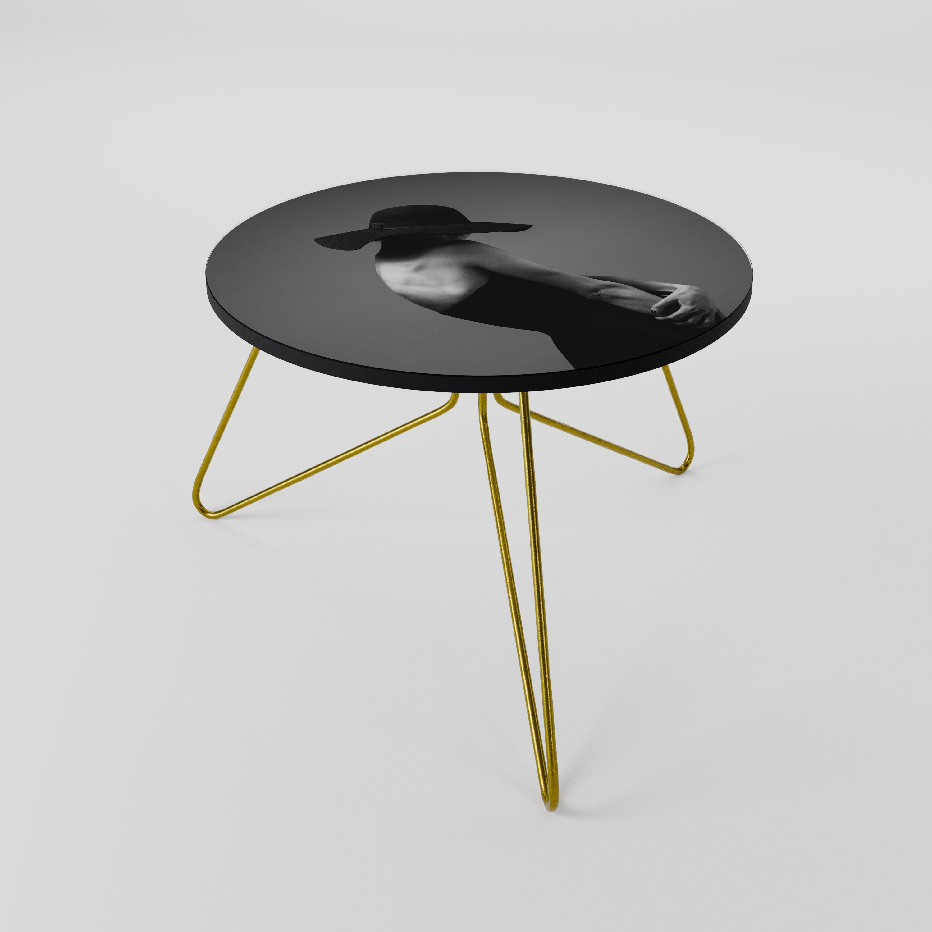 SILHOUETTE OF MYSTERY Couchtisch 60